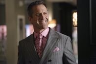 Castle – Hat Julian Bruckner (Rob Estes) etwas mit dem Tod von Ella Hayed zu tun?; Hat Julian Bruckner (Rob Estes) etwas mit dem Tod von Ella Hayed zu tun?