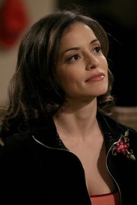 Two and a Half Men – Mia (Emmanuelle Vaugier)