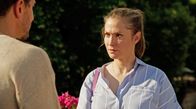Rote Rosen – Arthur (Vivian Frey) und Svenja (Lea Marlen Woitack) kommen sich über Svenjas Lieblingsmusik näher. Doch als Arthur ihr ein Mixtape schenken möchte, wird Svenja die Nähe zu viel.