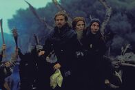 Dragonheart – Bowen (Dennis Quaid, l.), ein Ritter mit Ehrenkodex, muss zusehen, wie sich sein Schützling zu einem grausamen König entwickelt. Er glaubt, dass die Seele eines Drachen ihn vergiftet hat und schwört, alle Drachen zu töten ...