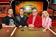 Blamieren oder Kassieren XL – v.l.n.r.) Özcan Cosar; Dieter Nuhr; Elton; Janin Ullmann