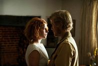 Beast – Moll (Jessie Buckley) und Pascal Renouf (Johnny Flynn)