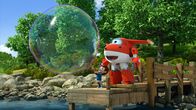 Super Wings – Damit kann Callum riesige Seifenblasen machen.