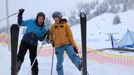 Checker Tobi – Skilehrerin Hanna bringt Checker Tobi das Skifahren bei.