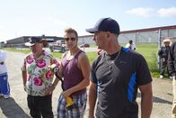 Storage Wars - Geschäfte in Kanada – Paul Kenny (l.), sein Sohn Bogart (M.) und Roy Dirnbeck