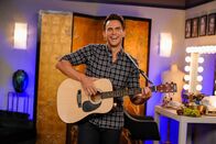 Call Me Kat – Max (Cheyenne Jackson)