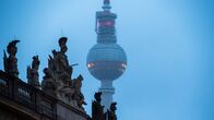Rätselhafte Orte der Geschichte – Der Berliner Fernsehturm: In DDR-Zeiten war oberhalb der Kugel ein Spionageversteck der Staatssicherheit.