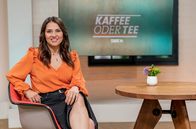 Kaffee oder Tee – Moderatorin Fatma Mittler-Solak präsentiert Gesundheitstipps, Rezepte, Ratschläge, Freizeitanregungen und Unterhaltung.