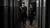 Komplizen des Bösen – L-R: Reinhard Heydrich (Daniel Chapple) und Heinrich Himmler (Darsteller unbekannt).