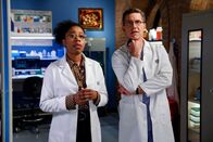 Navy CIS – Kasie Hines (Diona Reasonover, l.); Jimmy Palmer (Brian Dietzen, r.)