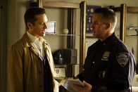 Castle – Sollte der Besuch im Stripclub nichts zu Tage fördern, ist Kevin (Seamus Dever, l.) aufgeschmissen ...