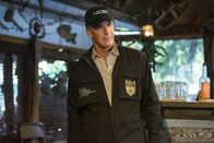 Navy CIS: New Orleans – Gemeinsam mit seinem Team muss Pride (Scott Bakula) den Ausbruch der Beulenpest verhindern ...