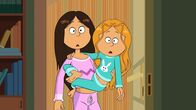 Power Sisters – Klammeräffchen Marine und Wendy hören plötzlich beim Kuschelwrestling laute Schniefer von nebenan.