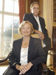 Das Traumhotel – 04.04) um 10:30 Uhr im Ersten. Dorothea von Siethoff (Ruth Maria Kubitschek), schickt ihren Neffen Markus König (Christian Kohlund) nach Mauritius, um eines ihrer Hotels zu überprüfen.
