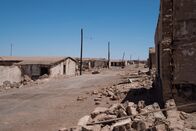 Lost Places - Geheime Welten – Vieler dieser alten Baracken wurden unter Augusto Pinochet zu Gefängniszellen umgewandelt. In der Wüste suchte niemand nach den Gefangenen.