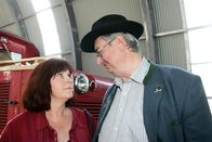 Oben ohne – Elfi Eschke (Sarah Horrowitz), Gerhard Zemann (Zirmgiebel).