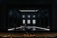 Unhappy – Ronja von Rönne (li.) und Pinar Karabulut (re.) in der Deutschen Oper Berlin