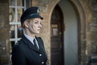 Der junge Inspektor Morse – Shirley Trewlove (Dakota Blue Richards) beobachtet die Aufnahmen für eine TV-Show.