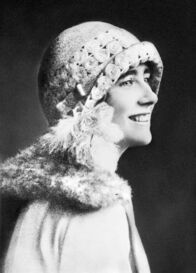 Universum History – März 1927 die Herzogin von York Elizabeth Bowes-Lyon, später Königin Elizabeth (Queen Mum).