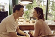 Wochenendrebellen – l-r: Florian David Fitz als Mirco, Aylin Tezel als Fatime