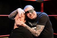 Reporter Spezial – v.li.: Donat Hofer mit Sascha Baur, Wrestler und Coach in der Wrestling Academy Rorbas