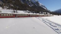 Traumzüge – Eine Fahrt im Panoramazug Bernina Express durch die schneebedeckten Schweizer Alpen gehört zu den schönsten Reiseerlebnissen Europas.