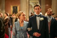Vienna Blood – Der neue Fall führt Max Liebermann (Matthew Beard, M.) und Clara Weiss (Luise von Finckh, l.) zusammen mit Oskar Rheinhardt (Juergen Maurer, r.) in ein exquisites Wiener Casino und in große Gefahr.