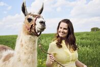 Heimatleuchten – Conny Bürgler bei der Alpaka-Wanderung