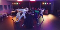 Spellbound - Verzaubert in Paris – Wenn Hexen, Mumien und Geister gemeinsam tanzen, dann ist Halloween perfekt! Cece (Hailey Romain,vorne) und ihre Ballettklasse genießen die heimlich organisierte Halloween-Party und den gemeinsamen Tanz.