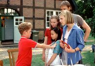Die Kinder vom Alstertal – Tobias (Tim Küchler), Lisa (Katharina Wäschenbach), Kiki (Thuy-An Cao), Uwe (Lennardt Krüger), Susi (Kerstin Draeger).