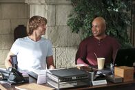 Navy CIS: L.A. – Ermitteln in einem neuen Fall: Deeks (Eric Christian Olsen, l.) und Sam (LL Cool J, r.) ...