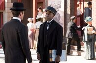 Murdoch Mysteries – ONE MURDOCH MYSTERIES, "Der verlorene Enkelsohn" Uhr. Detective Murdoch (Yannick Bisson, l.), Breydon O’Donnell (Danny Waugh, r.)