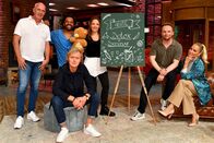 Halbpension mit Schmitz – (v.l.n.r.) Mario Basler; Simon Pearce; Pierre M. Krause; Kathrin Osterode; Ralf Schmitz; Janine Kunze