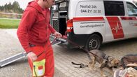 mitenand – mitenand Ein Rettungsdienst für Tiere Er ist zur Stelle, wenn Tiere in Not sind – der Tierrettungsdienst.