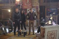 MacGyver – (v.li.): Jack Dalton (George Eads), Riley Davis (Tristin Mays), Angus MacGyver (Lucas Till).