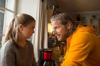 Die Bergretter – Markus (Sebastian Ströbel) und Mia (Mia-Sophie Ballauf) sind jetzt ein Team.