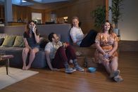 You're the Worst – (v.l.n.r.) Gretchen (Aya Cash); Edgar (Desmin Borges); Jimmy (Chris Geere); Lindsay (Kether Donohue)