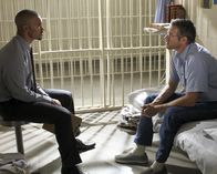 Criminal Minds – Morgan (Shemar Moore, l.) steht vor einer schwierigen Aufgabe: Er soll ein Gutachten über Donald Sanderson (Kyle Secor, r.), der nach 25 Jahren Haft freigelassen werden soll, erstellen ...