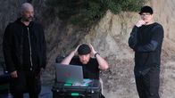 Die Geister-Detektive – Zak prepping for evidence review
