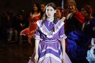 The Middle – Wird Sue (Eden Sher) jetzt zum Square-Dance-Profi oder vermasselt sie auch diesen Auftritt?