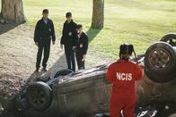Navy CIS – Ein grausamer Fund: Gibbs (Mark Harmon, l.), Bishop (Emily Wickersham, 2.v.r.), Abby (Pauley Perrette, r.) und McGee (Sean Murray, 2.v.l.)