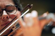 Klangwütig - Ein Jahr an der Karajan-Akademie – Sara möchte sich auf der Bühne frei fühlen.