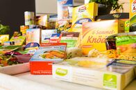 Nelson Müllers großer Essens-Check - Fertiggerichte oder selber kochen? – Nelson Müller checkt Fertiggerichte im Duell mit frisch Gekochtem: Was ist besser, schneller und gesünder?