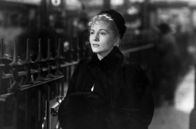 Brief einer Unbekannten – Eine Liebestragödie: Lisa Berndle (Joan Fontaine) ist hoffnungslos in den Pianisten Stefan Brand verliebt.
