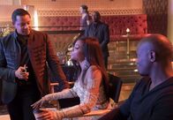 Empire – Zwischen Cookie (Taraji P. Henson, M.) und Angelo (Taye Diggs, r.) bahnt sich etwas Ernsthaftes an, doch Lucious (Terrence Howard, l.) versucht, dies mit allen Mitteln zu torpedieren, während Anika ihre Arbeit wieder aufnimmt ...