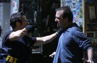 Numb3rs - Die Logik des Verbrechens – Don Eppes (Rob Morrow, l.) und sein Team sind auf der Suche nach Julia und Diane Rausch. Doch hat Brian Reynolds (Kelly Vankirk, r.) etwas mit deren Entführung zu tun?