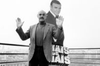 Sean Connery vs James Bond – Sean Connery vor der Werbung für seinen letzten Bond-Film „Sag niemals nie“