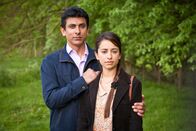 Inspector Barnaby – Harry Dutta (Ace Bhatti) will seine Tochter Gagan Dutta (Soraya Radford) vor dem Leben beschützen.