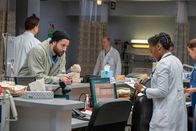 New Amsterdam – Ryan Eggold (Dr. Max Goodwin), Nana Mensah (Dr. Camilla Candelario).
