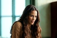2 Guns – Deb (Paula Patton)